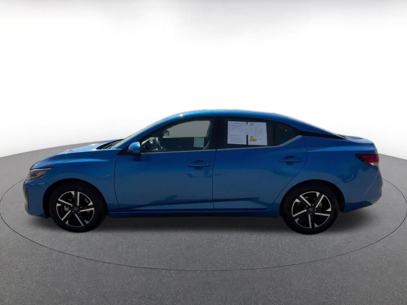 Used 2025 Nissan Sentra SV FWD image 9