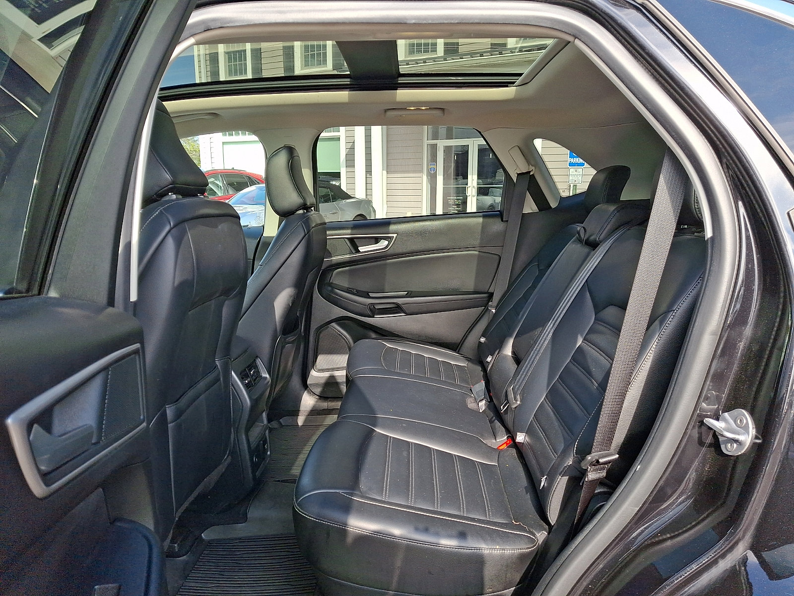 Used 2022 Ford Edge SEL w/ Convenience Package image 11