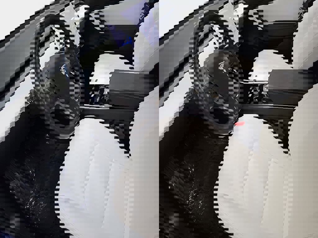 Used 2018 Tesla Model 3 Long Range image 18