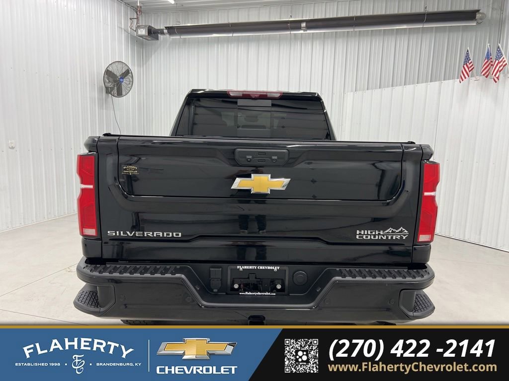 Used 2024 Chevrolet Silverado 2500 High Country w/ Technology Package AWD/4WD image 3