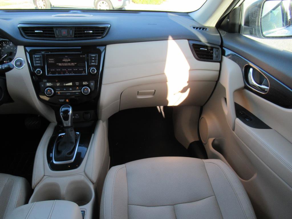 Used 2020 Nissan Rogue SL w/ Premium Package AWD/4WD image 14