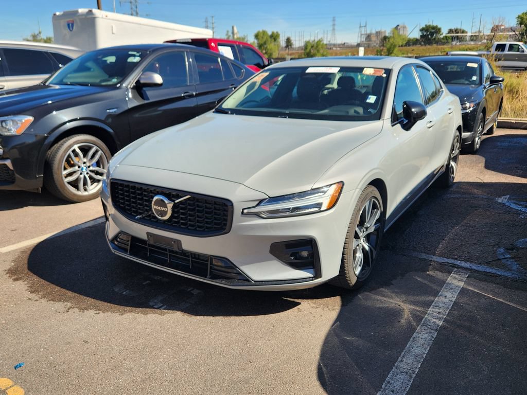 Used 2024 Volvo S60 B5 Plus AWD/4WD image 4