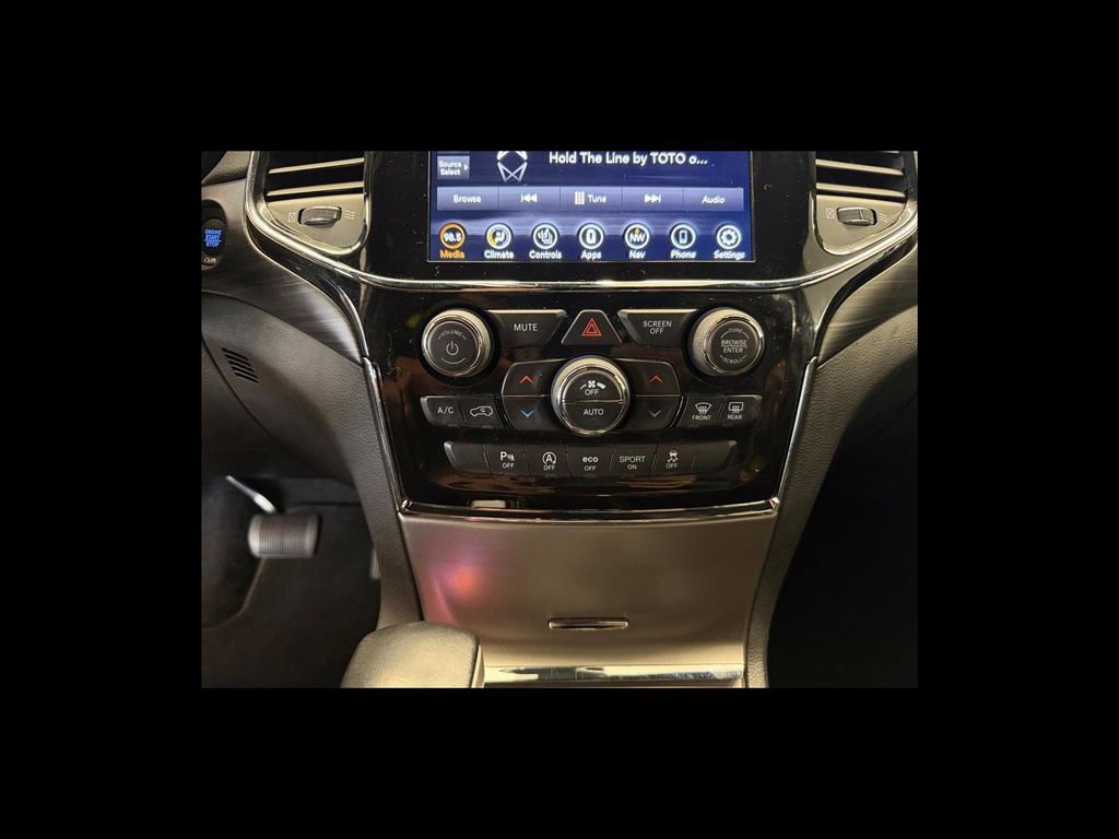 Used 2021 Jeep Grand Cherokee Laredo X AWD/4WD image 23