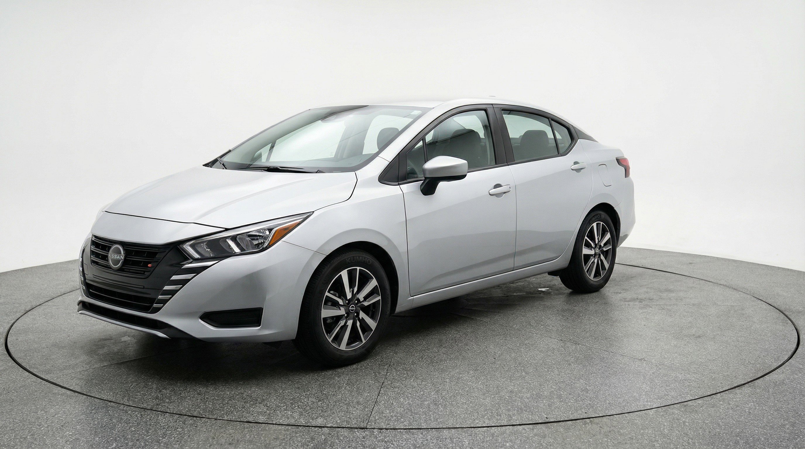 Used 2025 Nissan Versa SV FWD image 3