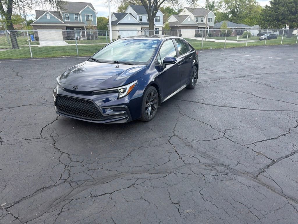 Used 2023 Toyota Corolla SE FWD image 2
