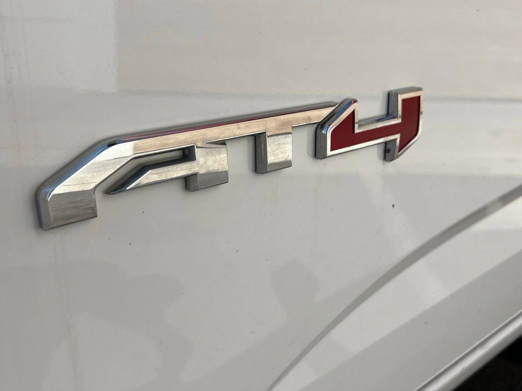 Used 2022 GMC Canyon AT4 image 10