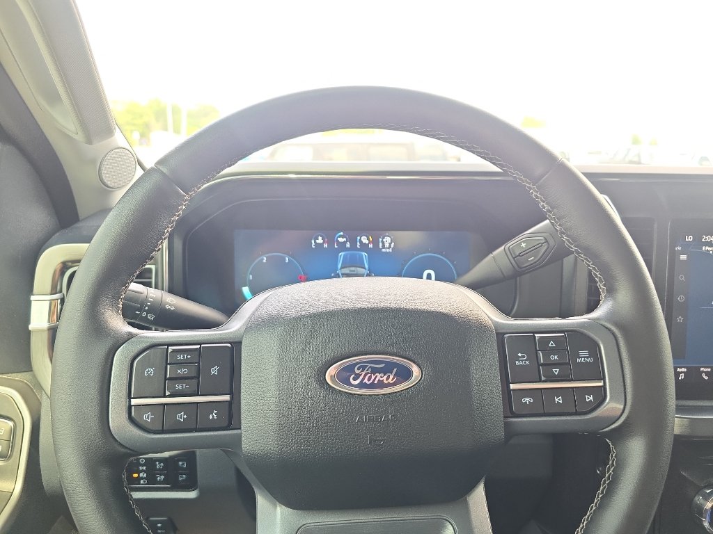 Used 2025 Ford F350 Lariat w/ Black Appearance Package AWD/4WD image 23