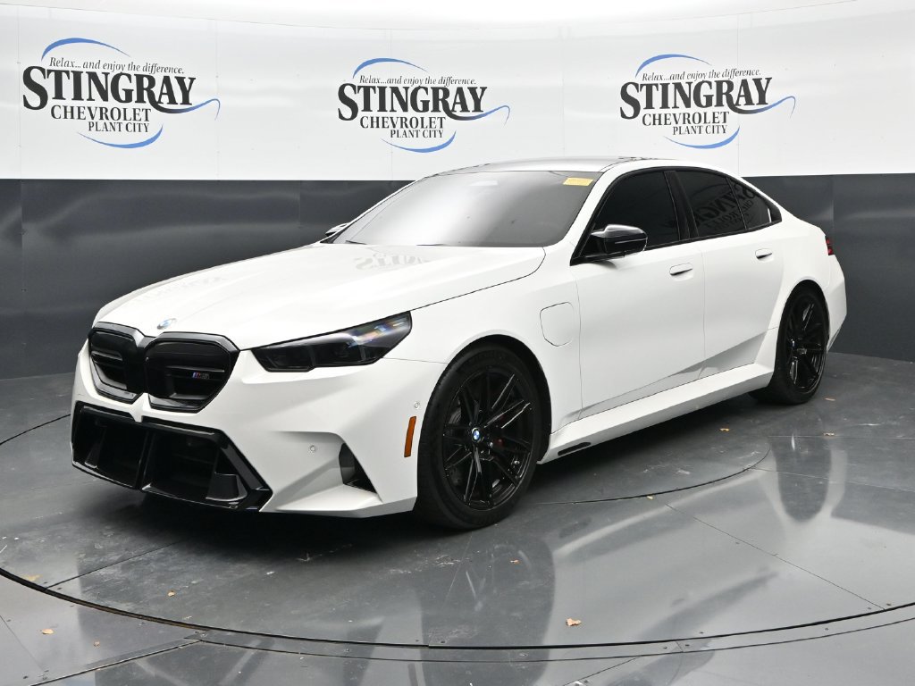 Used 2026 BMW M5 w/ Executive Package AWD/4WD image 3