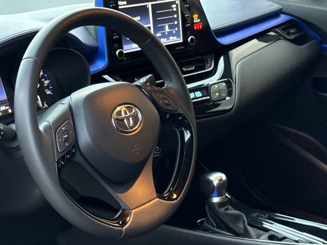 Used 2020 Toyota C-HR XLE image 18