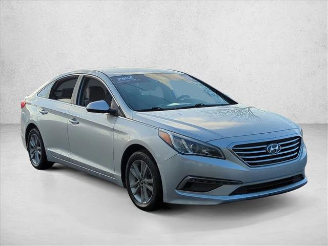 Used 2015 Hyundai Sonata SE image 3