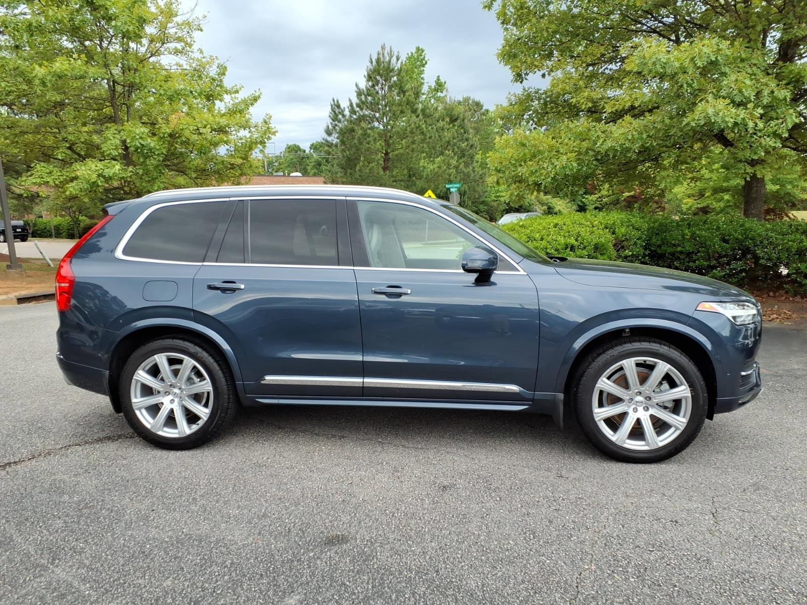Used 2018 Volvo XC90 T6 Inscription w/ Convenience Package AWD/4WD image 2