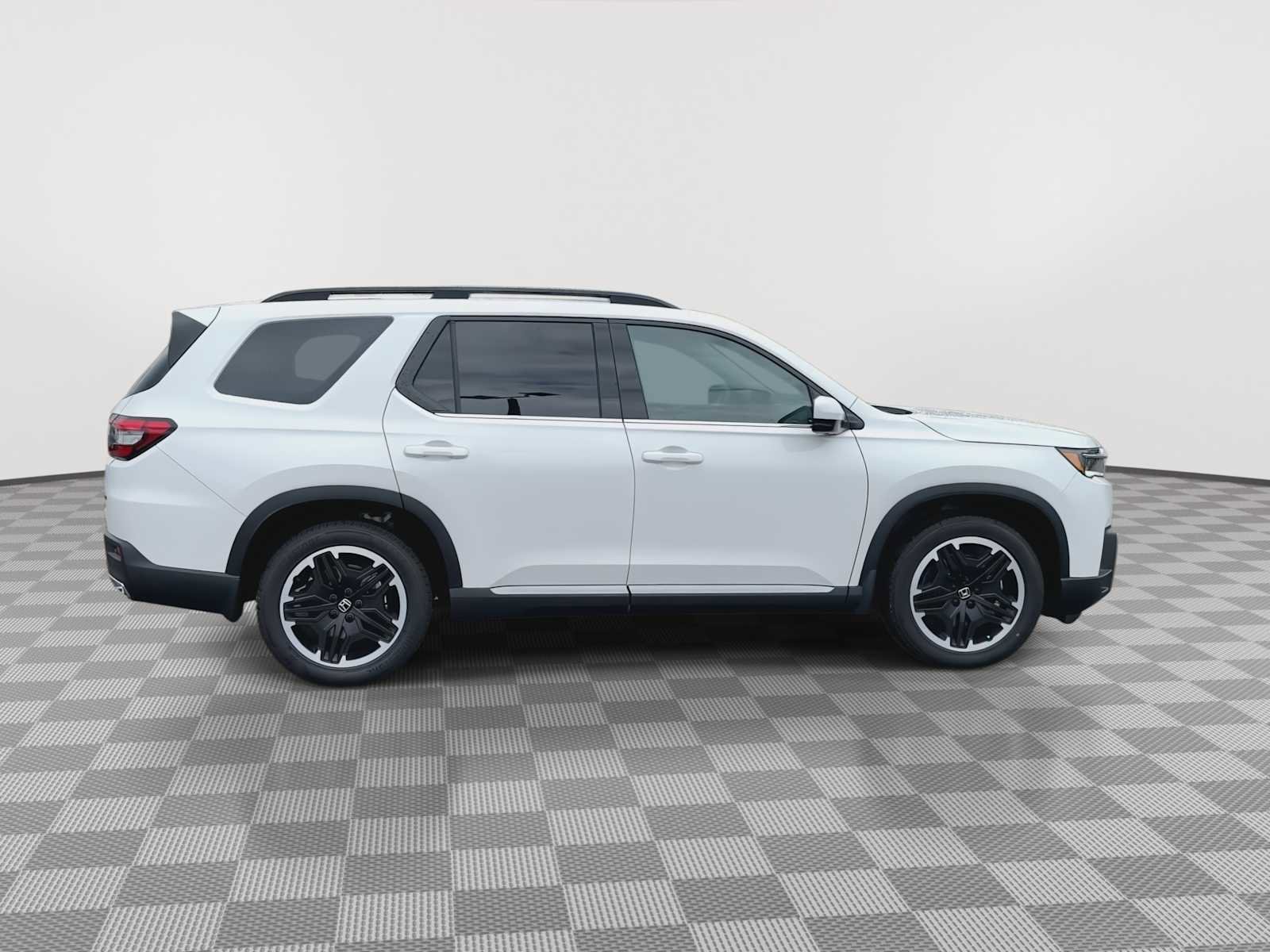 New 2026 Honda Pilot Touring S image 9