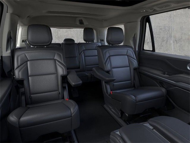 New 2025 Lincoln Navigator Reserve image 11