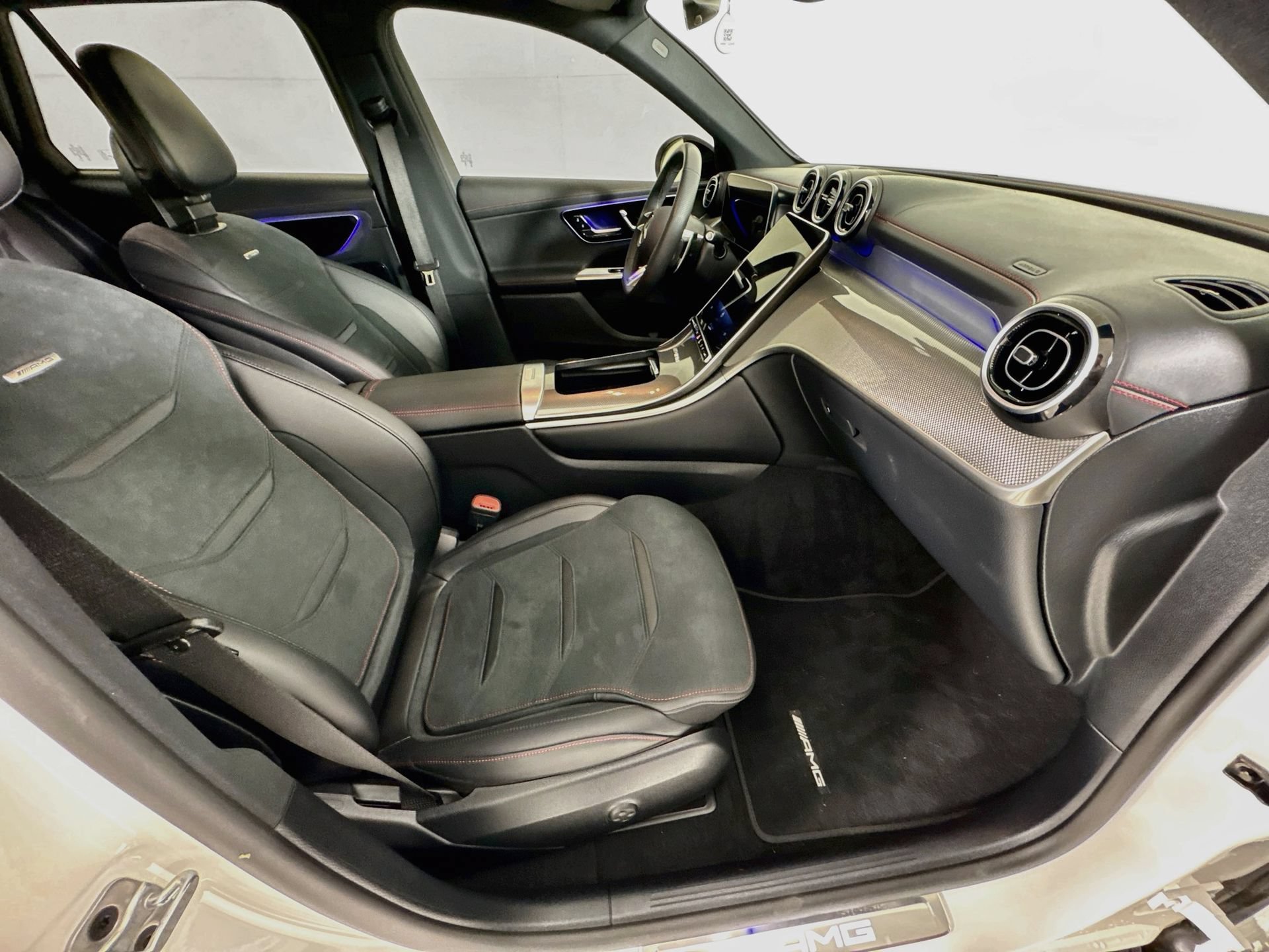 Certified 2025 Mercedes-Benz GLC 43 AMG 4MATIC image 29
