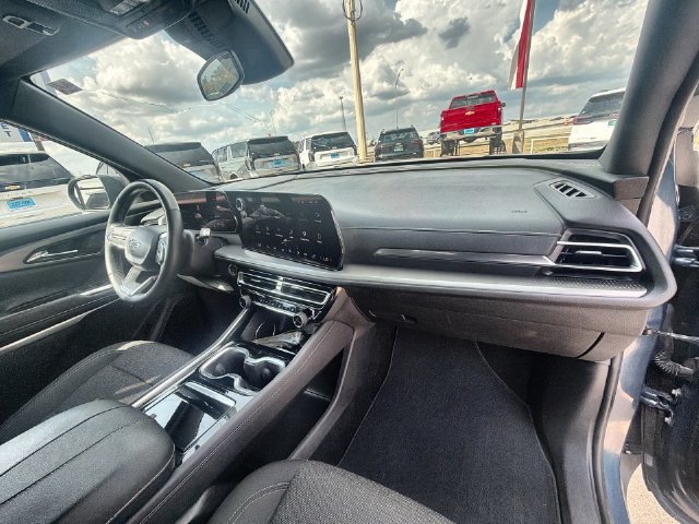 Used 2024 Chevrolet Traverse LS w/ Midnight/Sport Edition FWD image 28