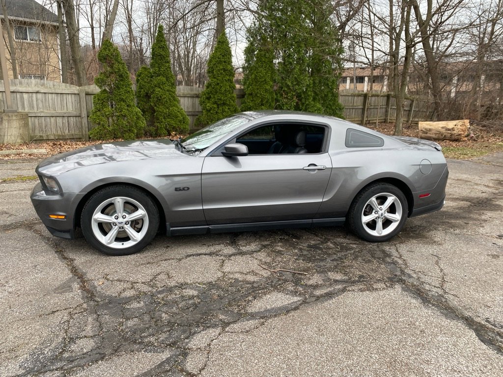Used 2012 Ford Mustang GT image 2