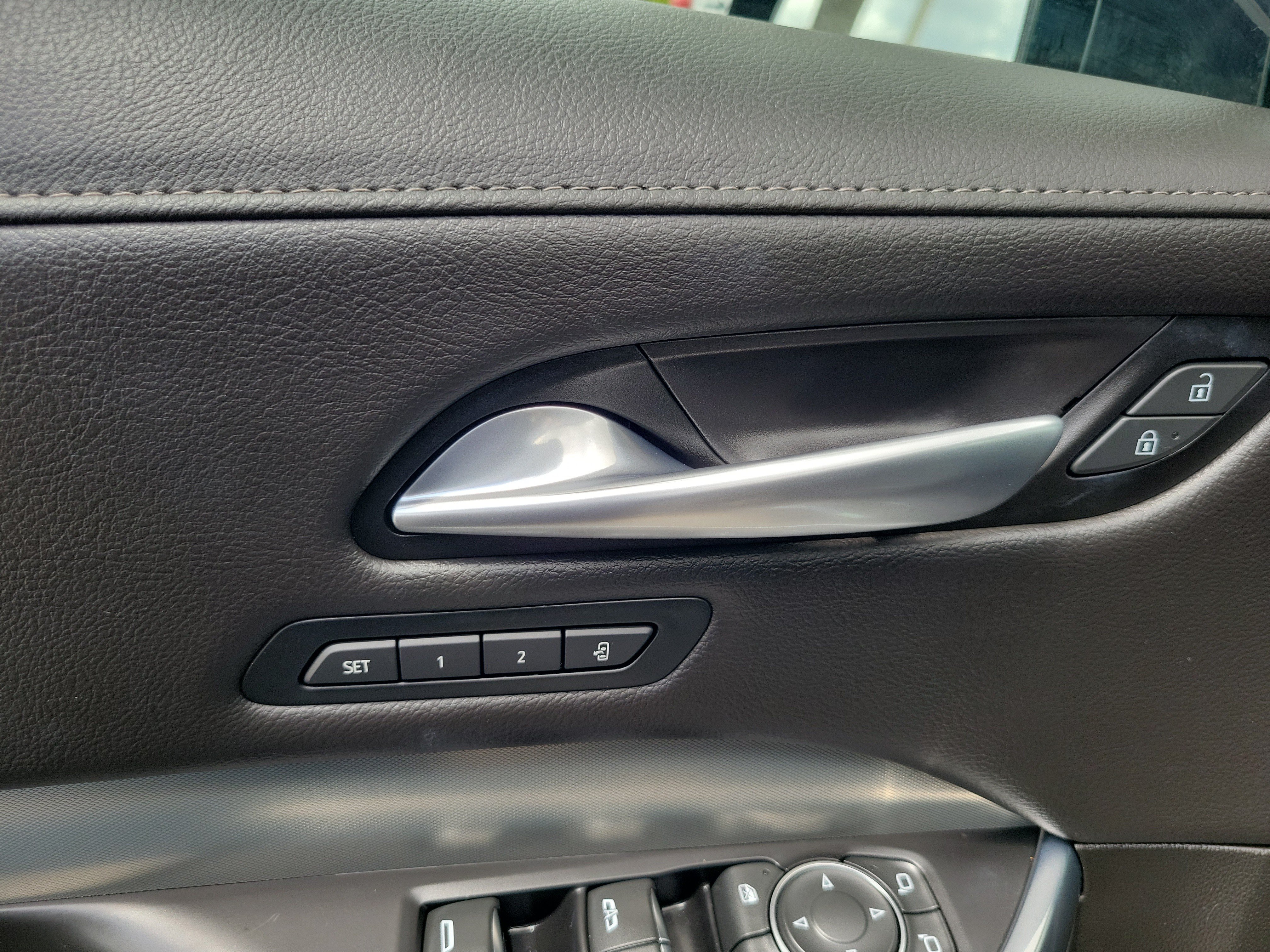 Used 2023 Cadillac XT4 Premium Luxury w/ Enhanced Visibility Package FWD image 27