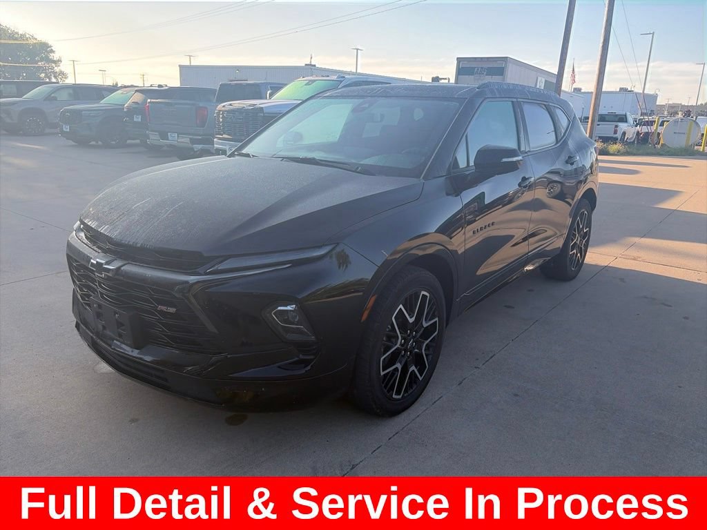 Used 2025 Chevrolet Blazer RS w/ Driver Confidence II Package AWD/4WD image 3