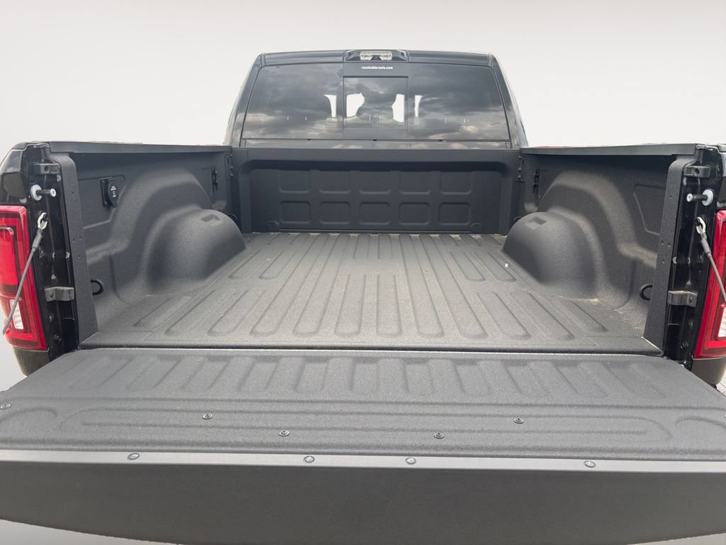 New 2025 RAM 2500 Big Horn AWD/4WD image 5