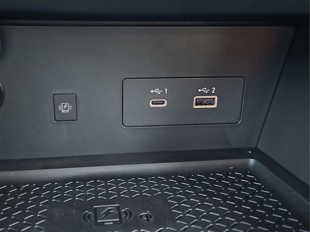 New 2025 Nissan Pathfinder Platinum w/ Cargo Package image 17