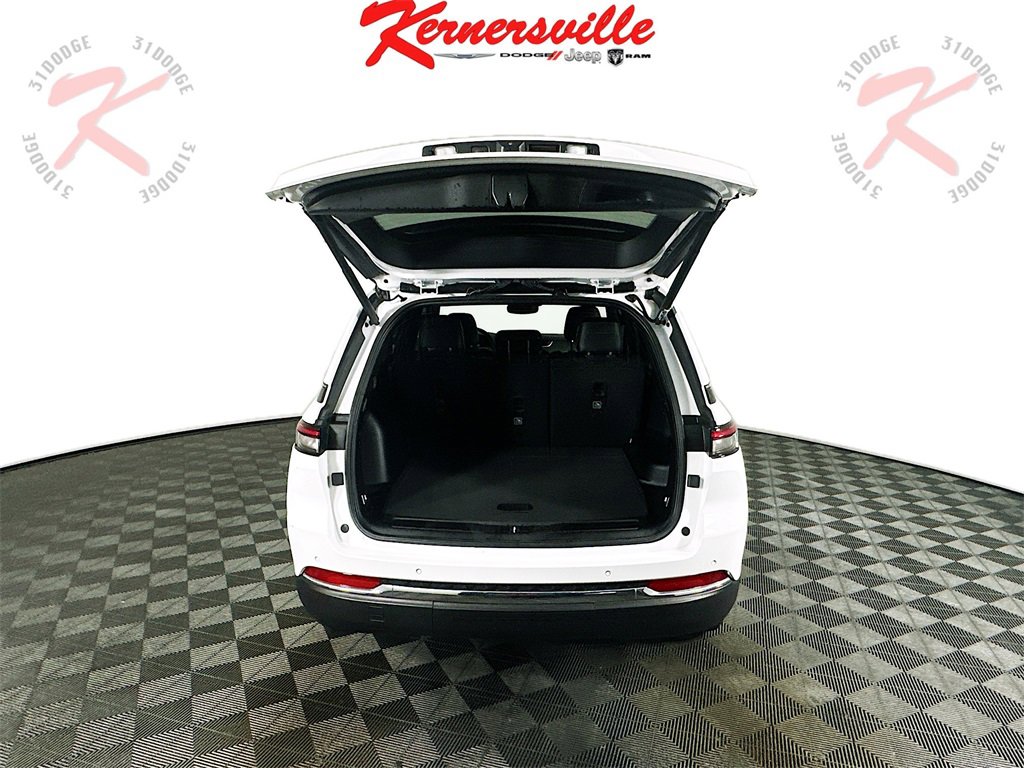 Used 2024 Jeep Grand Cherokee Limited image 29