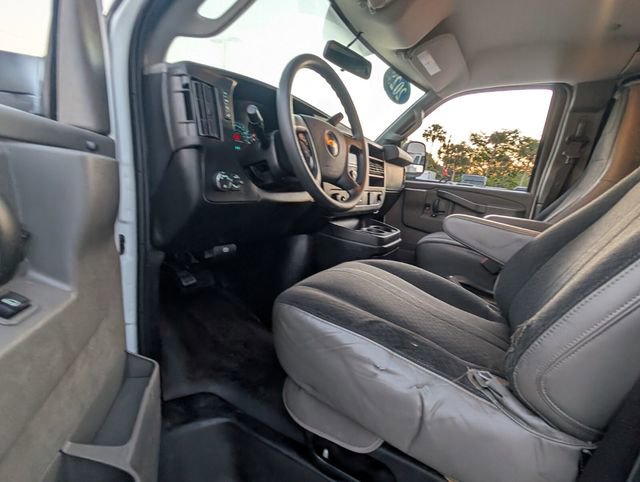 Used 2021 Chevrolet Express 2500 w/ Driver Convenience Package image 6