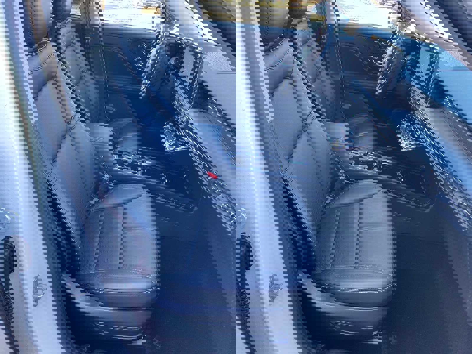 Used 2025 Lincoln Corsair Reserve image 25