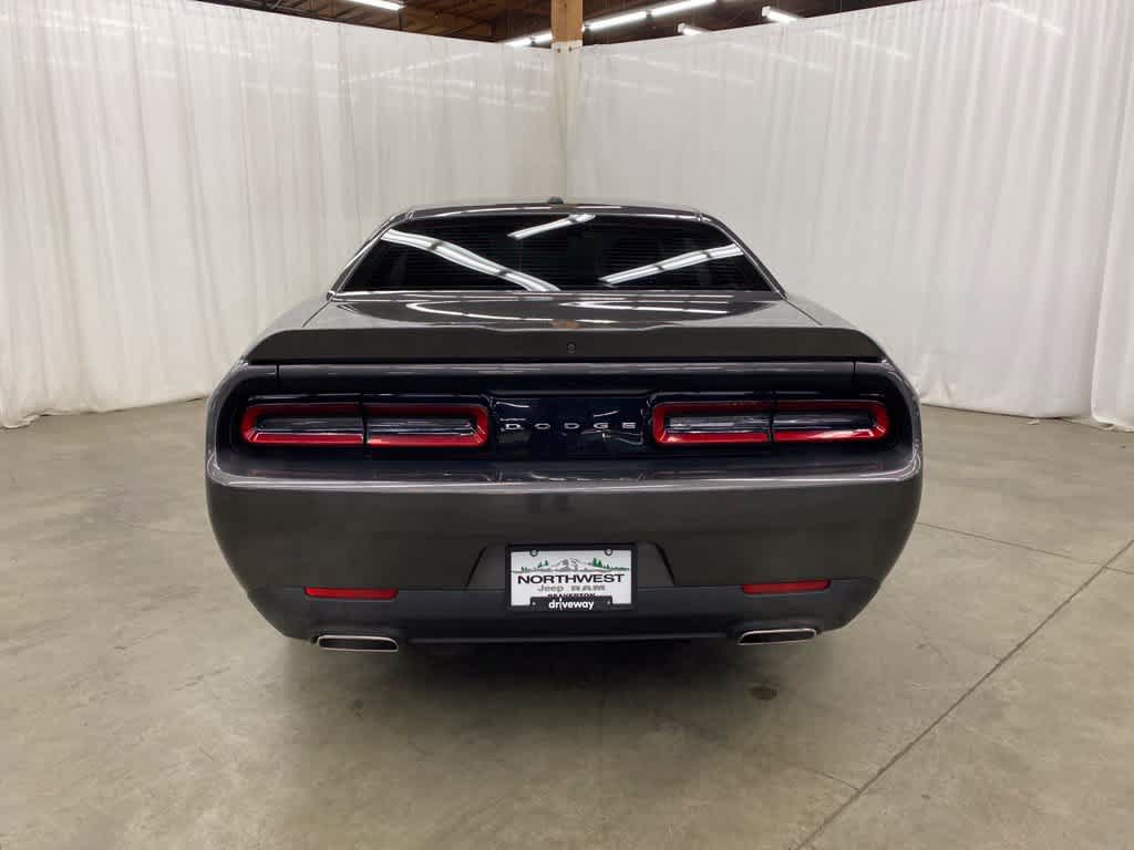 Used 2022 Dodge Challenger SXT RWD image 5