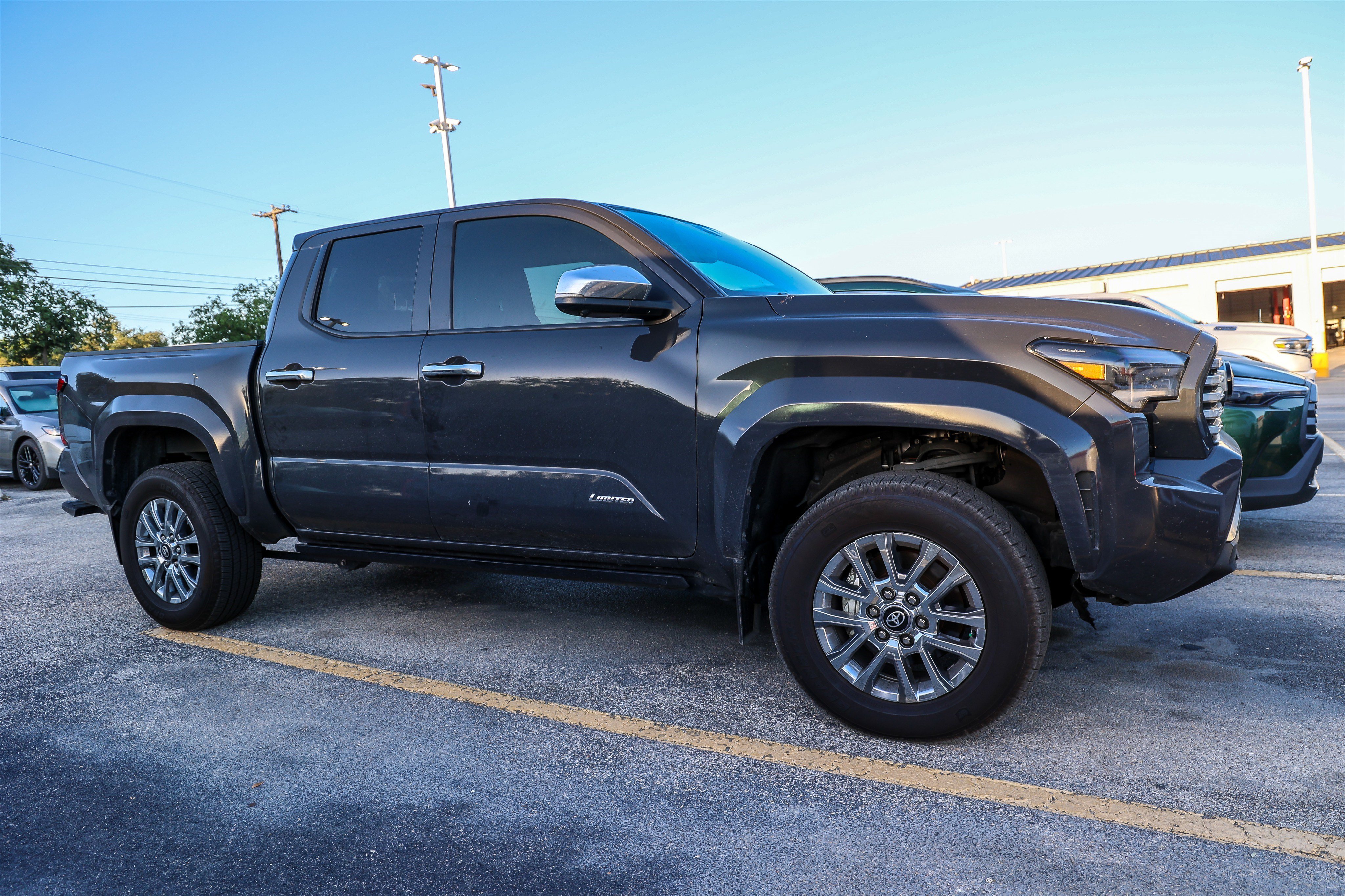 Certified 2025 Toyota Tacoma Limited AWD/4WD image 6