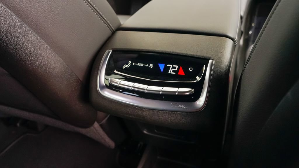 Certified 2025 Cadillac XT6 Luxury image 18