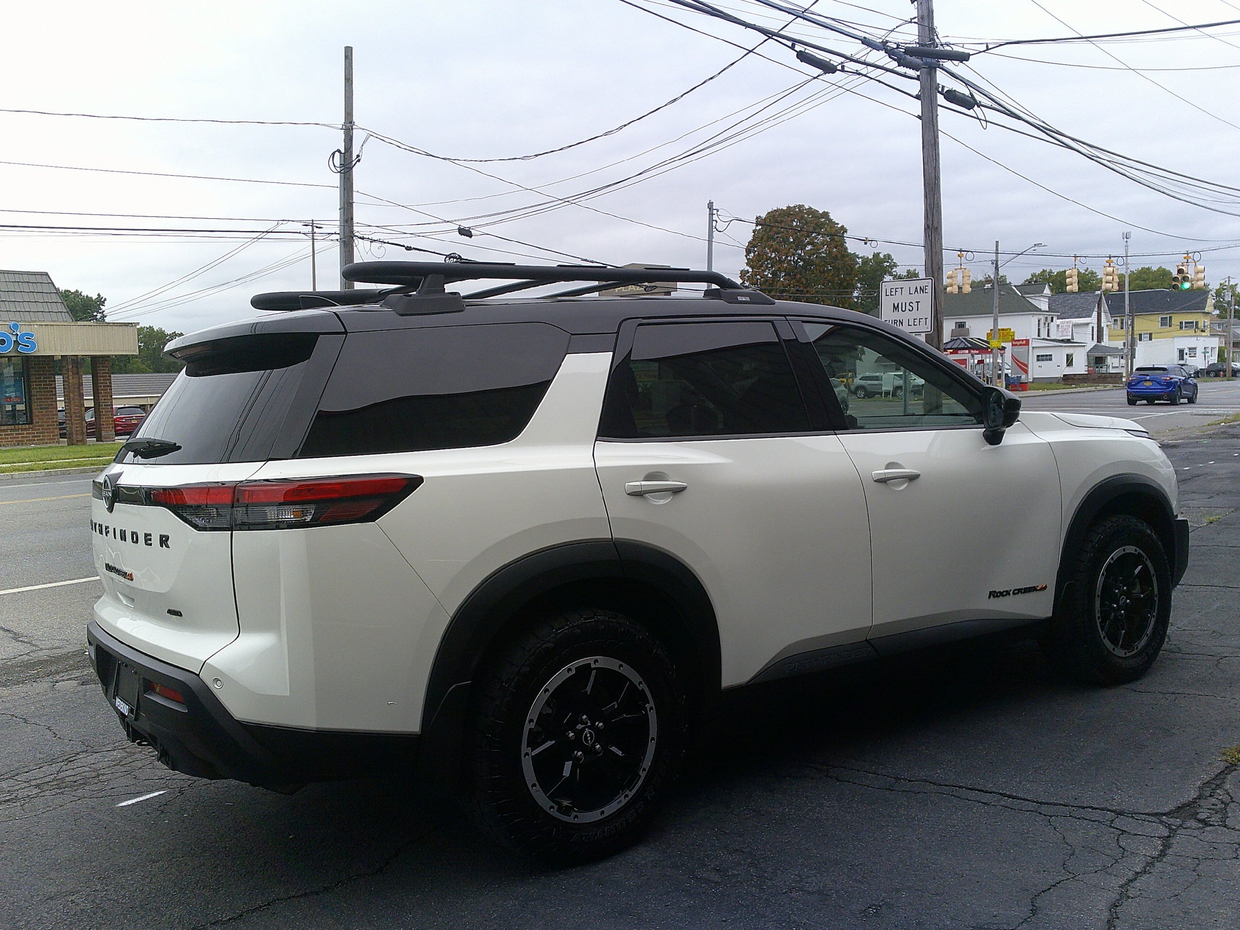 Used 2024 Nissan Pathfinder Rock Creek AWD/4WD image 9