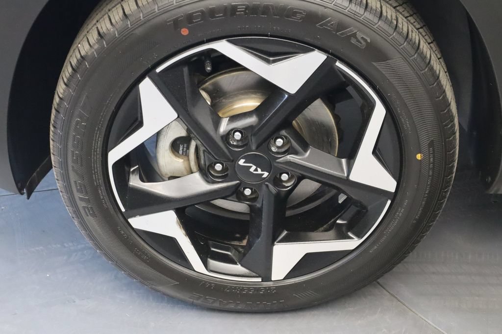 Used 2024 Kia Seltos EX FWD image 14
