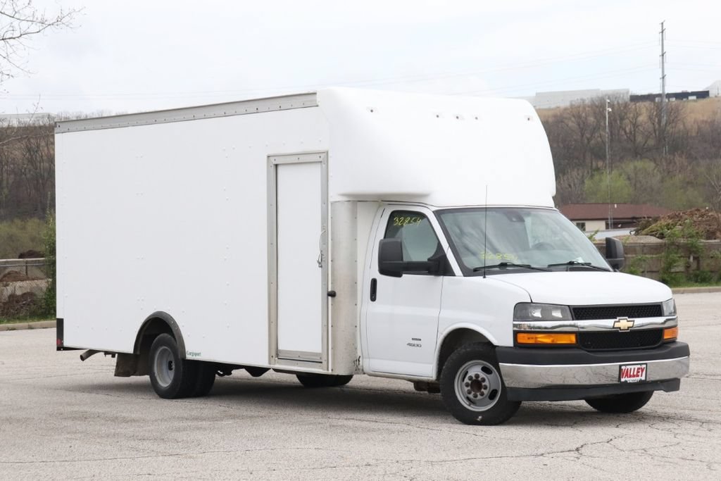 Used 2021 Chevrolet Express 4500 Extended w/ Power Convenience Package RWD video 2