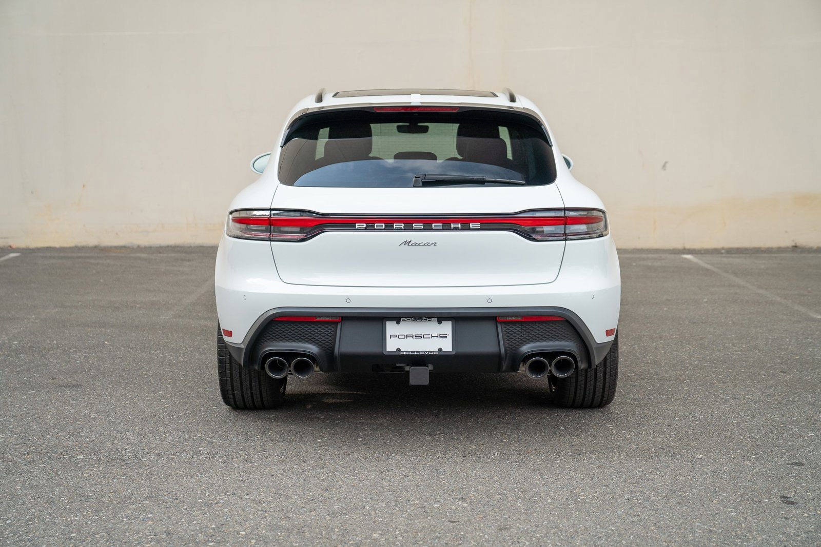 Certified 2025 Porsche Macan image 7