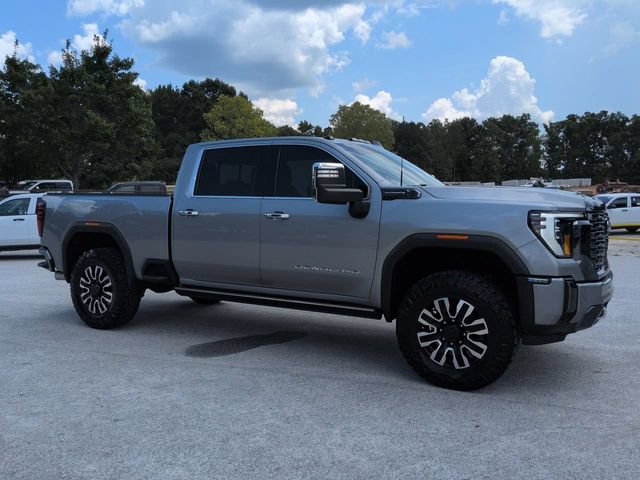 Used 2024 GMC Sierra 3500 Denali Ultimate AWD/4WD image 2