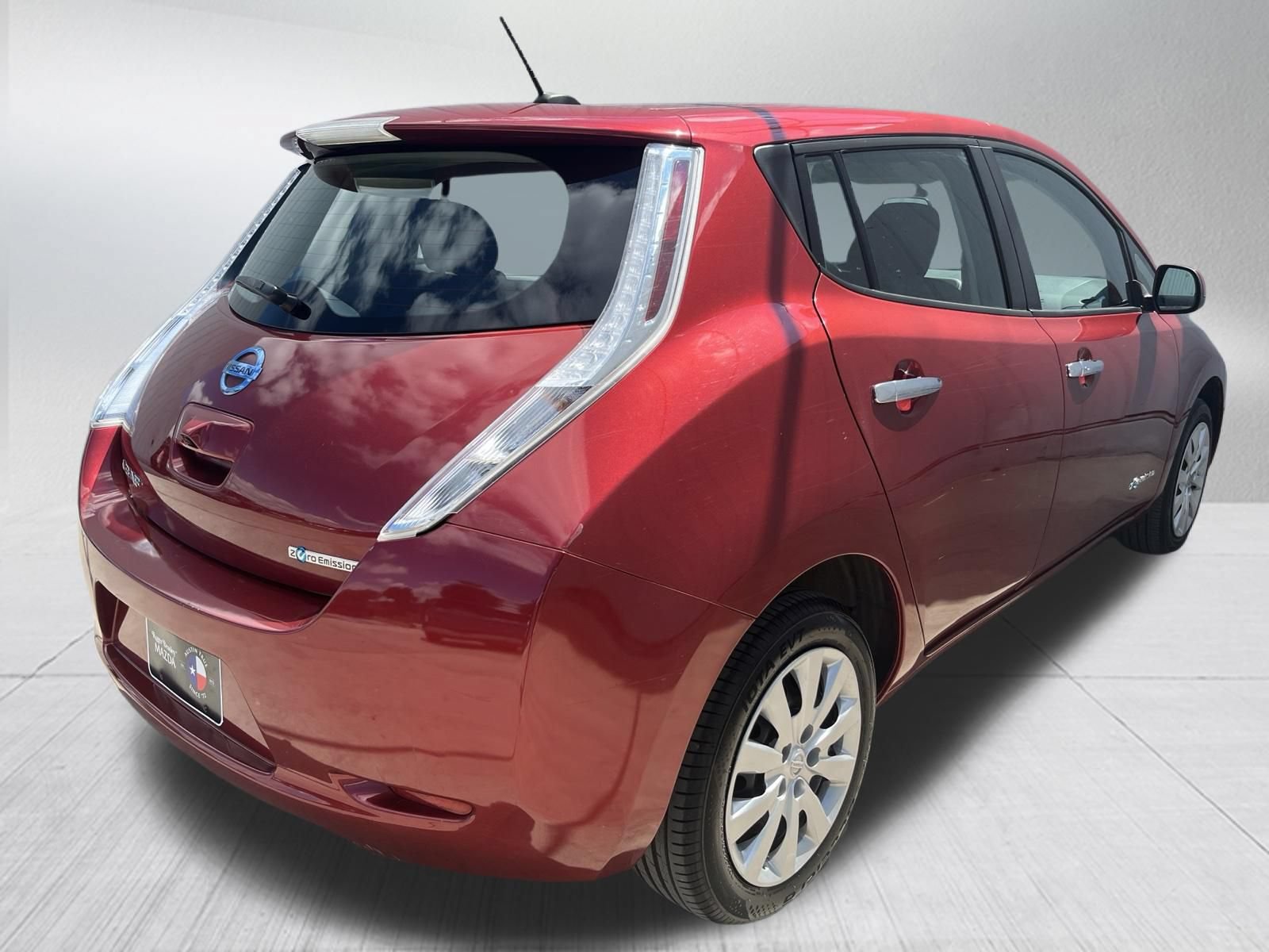 Used 2015 Nissan Leaf S w/ Charge Package FWD image 9