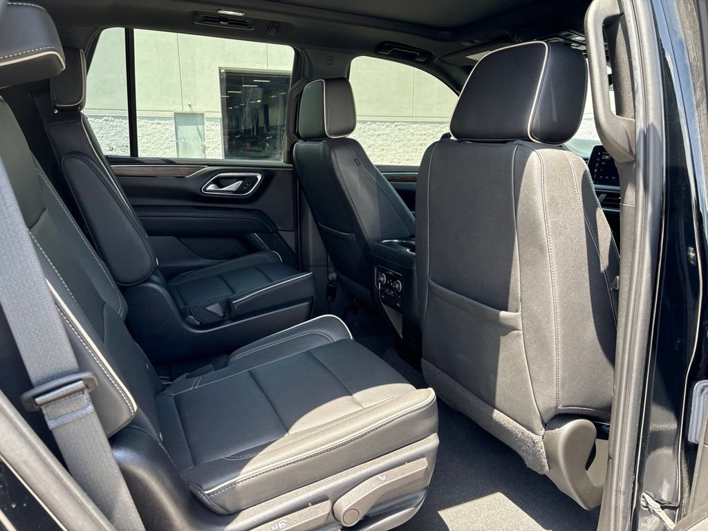 Used 2023 Chevrolet Tahoe Premier w/ Premium Package 2 AWD/4WD image 11