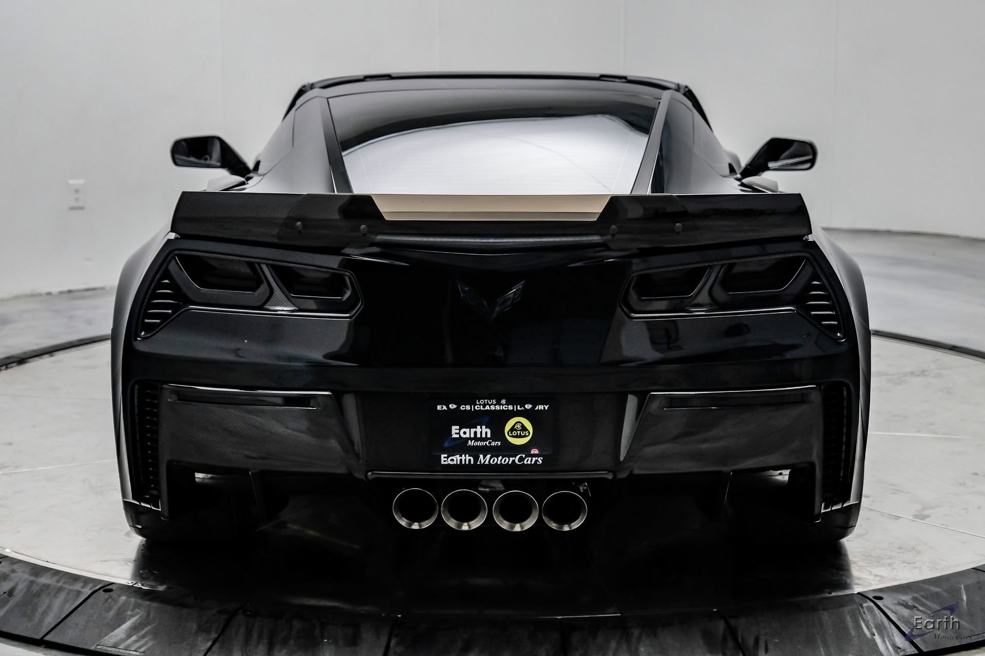 Used 2015 Chevrolet Corvette Z06 w/ 3LZ Preferred Equipment Group image 16