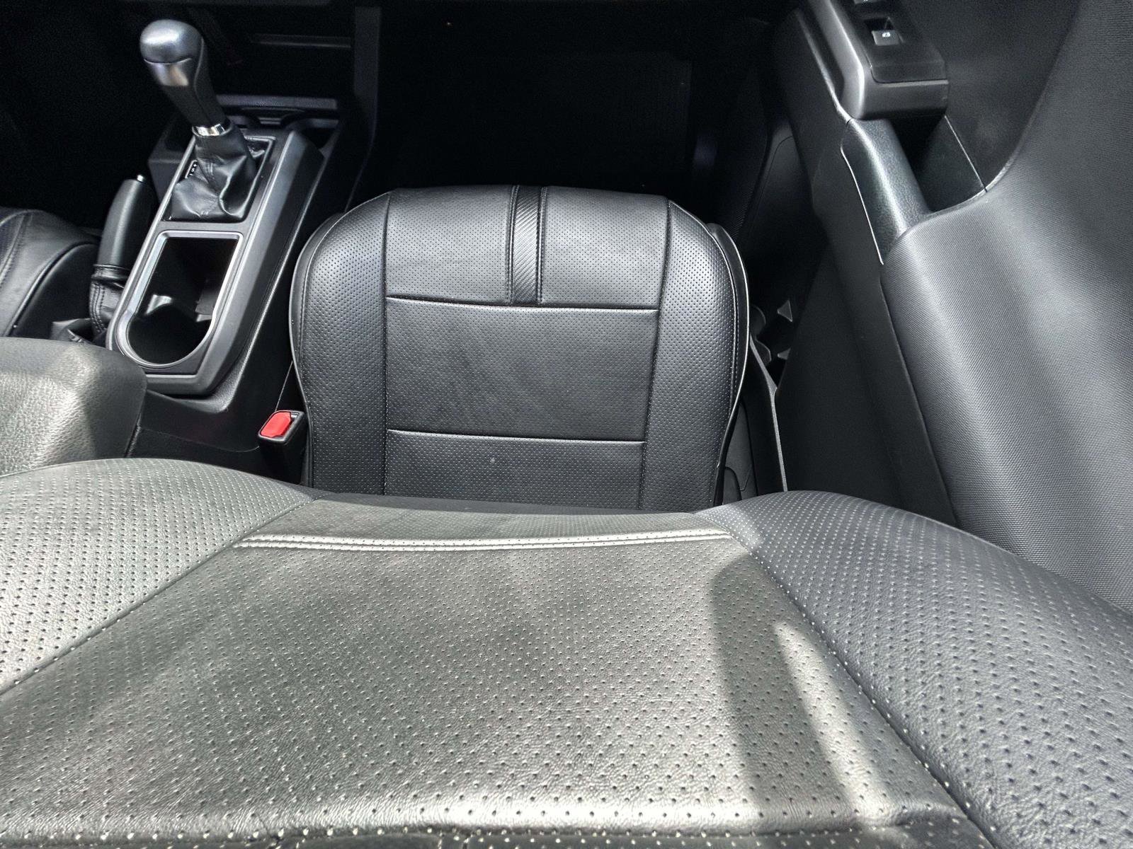 Used 2023 Toyota Tacoma TRD Sport w/ Black Out Package (TMS) image 13