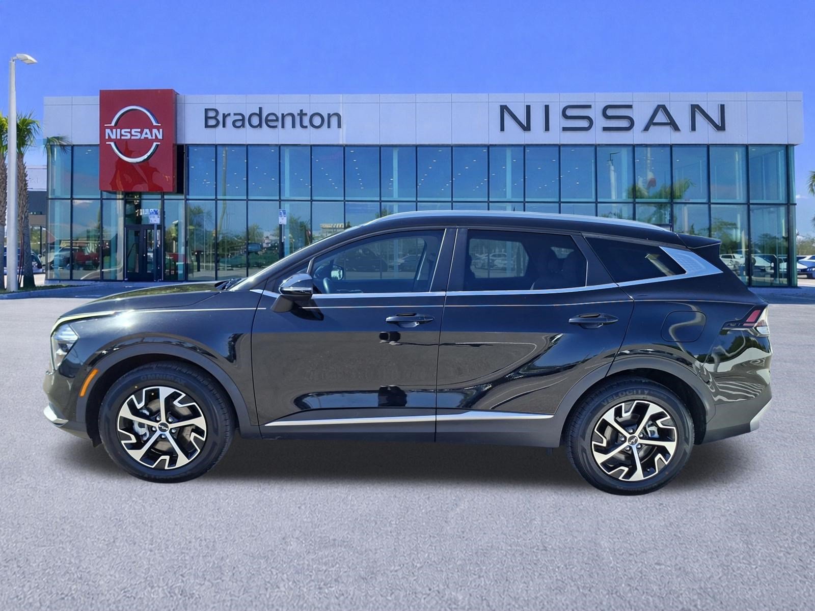 Used 2023 Kia Sportage EX AWD/4WD image 8