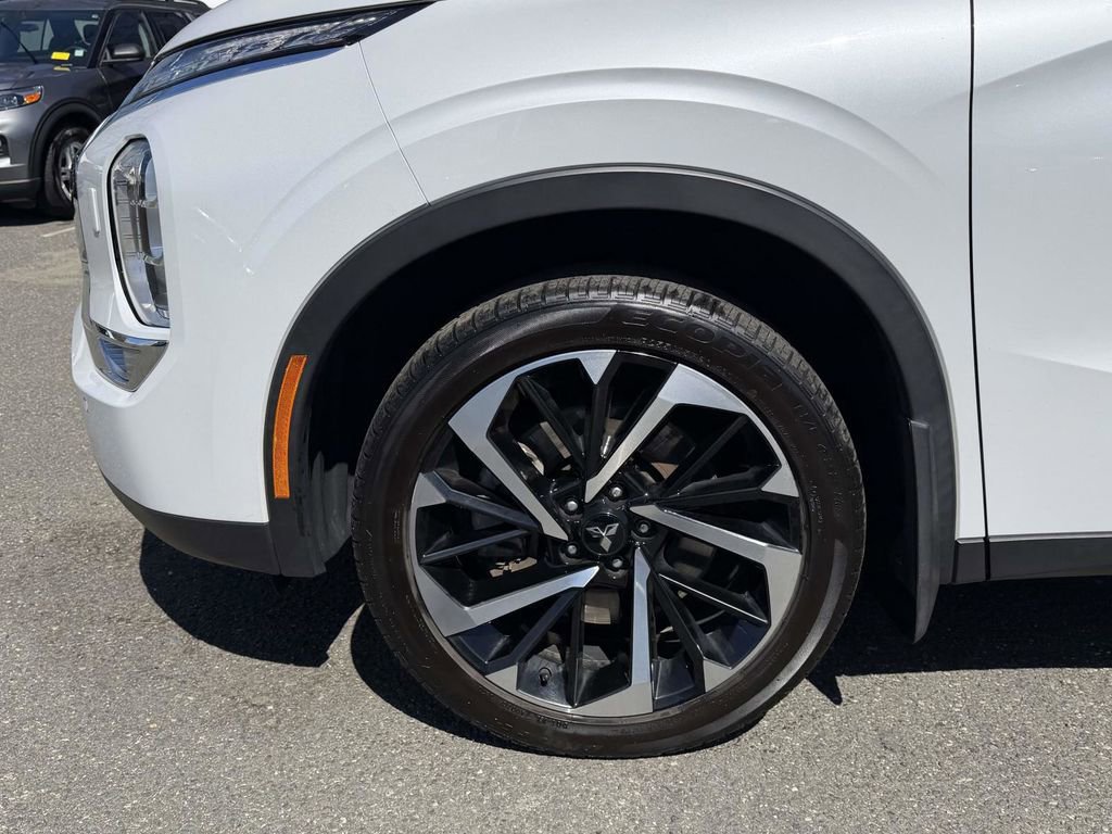 Used 2024 Mitsubishi Outlander SE image 11