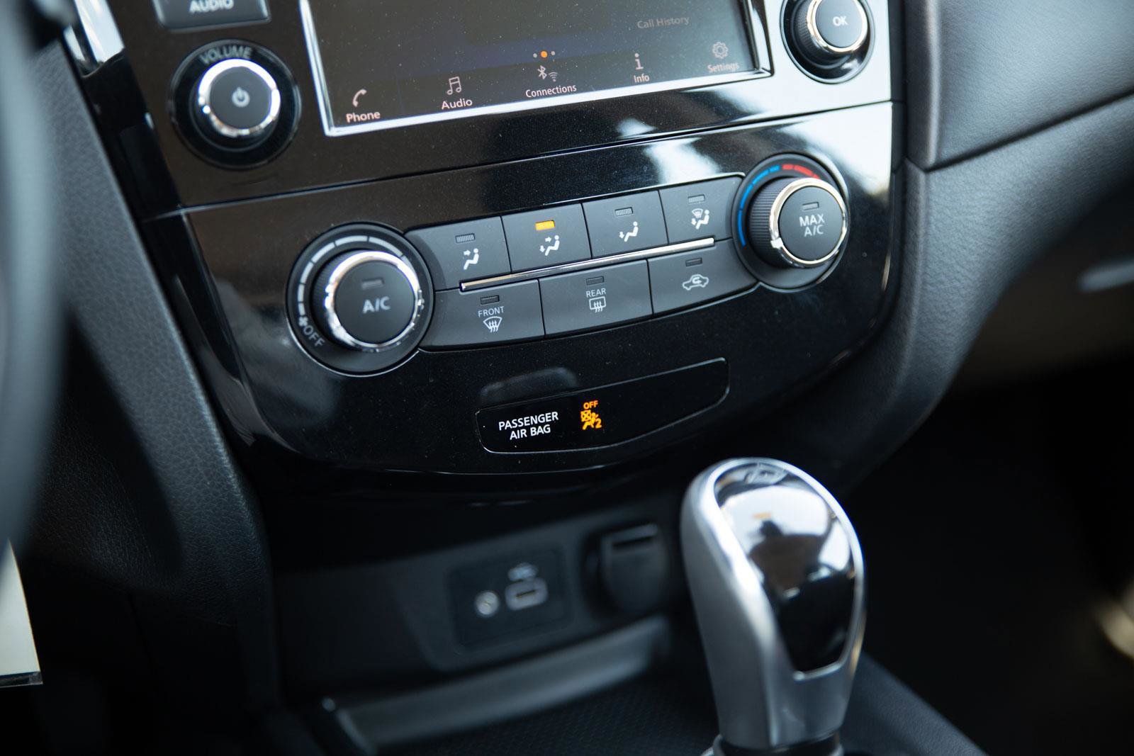 Used 2020 Nissan Rogue S AWD/4WD image 13