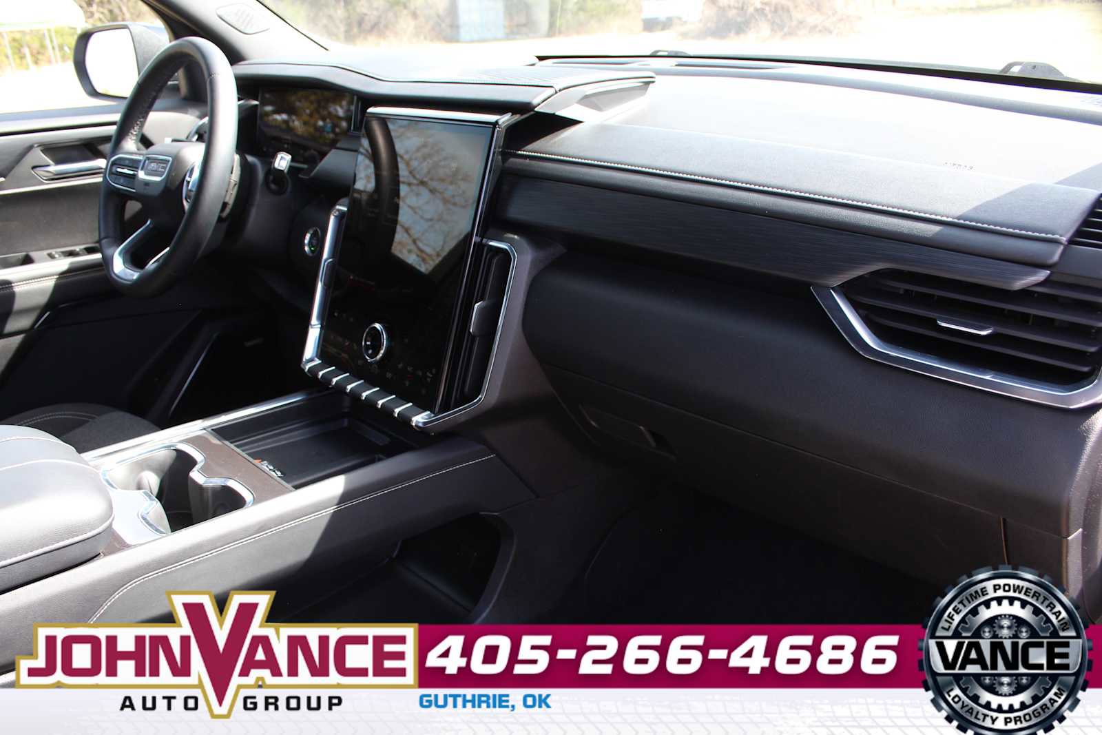 Used 2025 GMC Acadia Elevation image 15