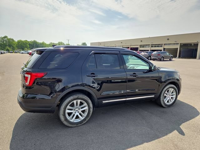 Used 2019 Ford Explorer XLT AWD/4WD image 6