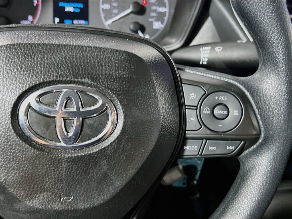 Used 2025 Toyota Corolla LE FWD image 17