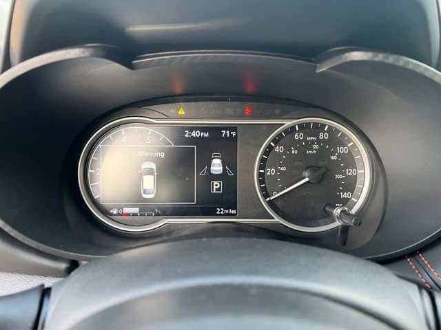 New 2025 Nissan Versa SR w/ Trunk Package FWD image 17