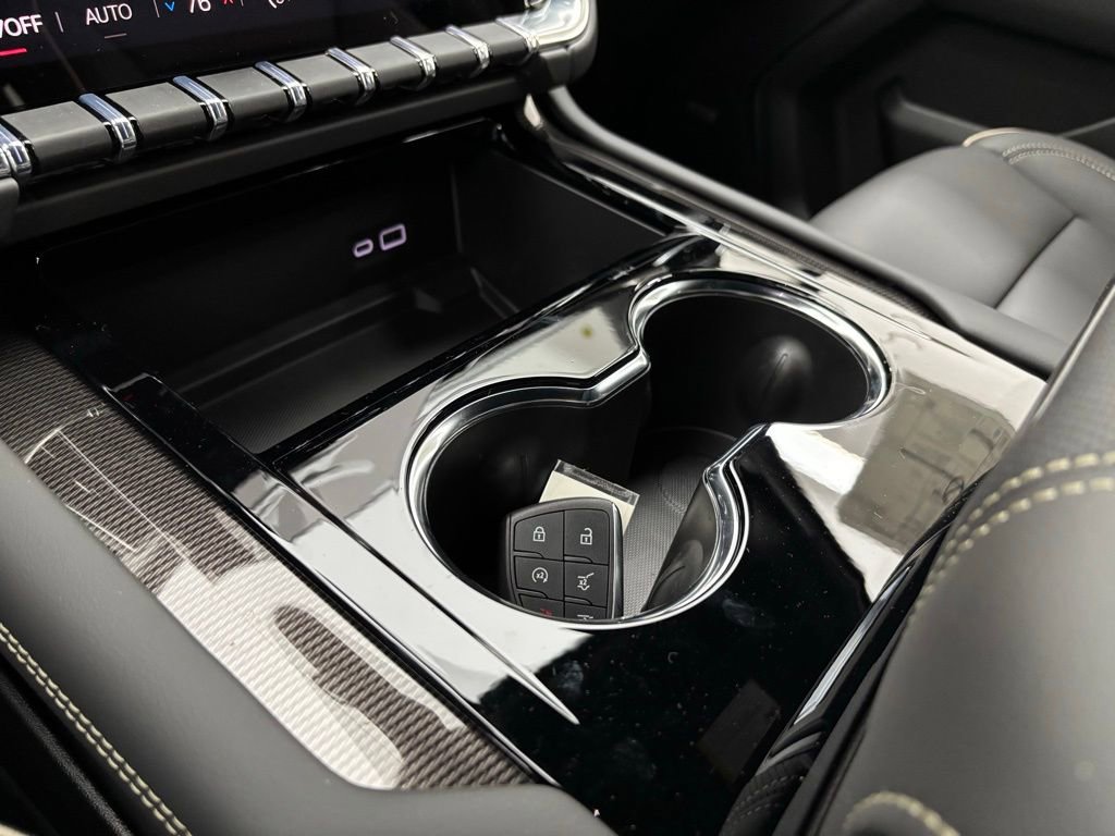 New 2026 GMC Yukon XL Elevation w/ LPO, Elevation Black Package image 31