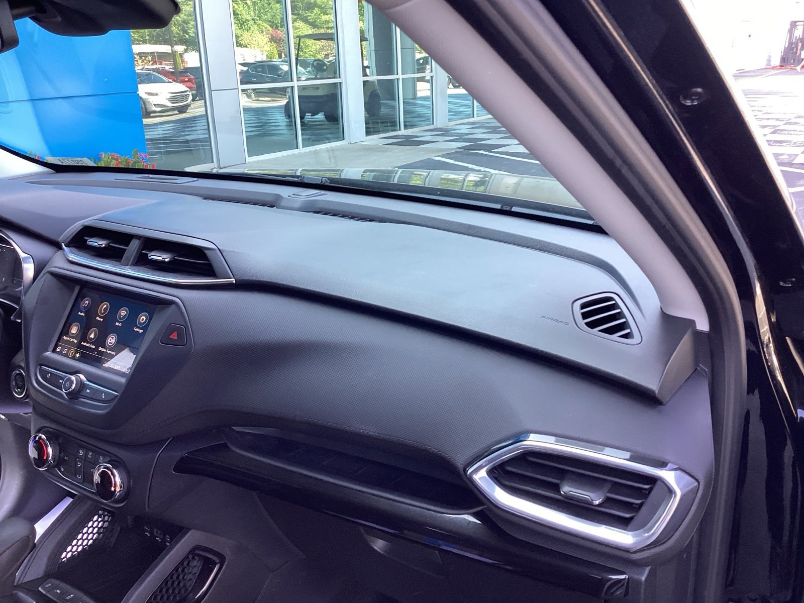 Used 2022 Chevrolet TrailBlazer LT w/ Confidence II Package image 17