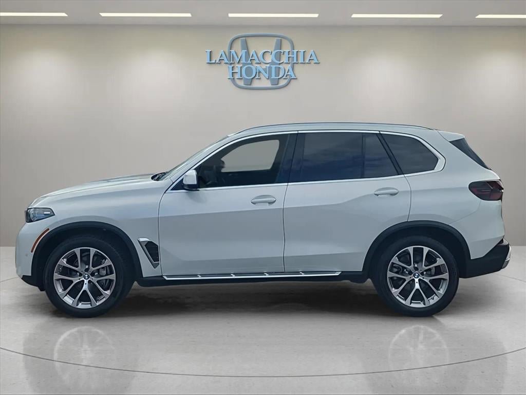Used 2025 BMW X5 xDrive40i w/ Climate Comfort Package AWD/4WD image 2