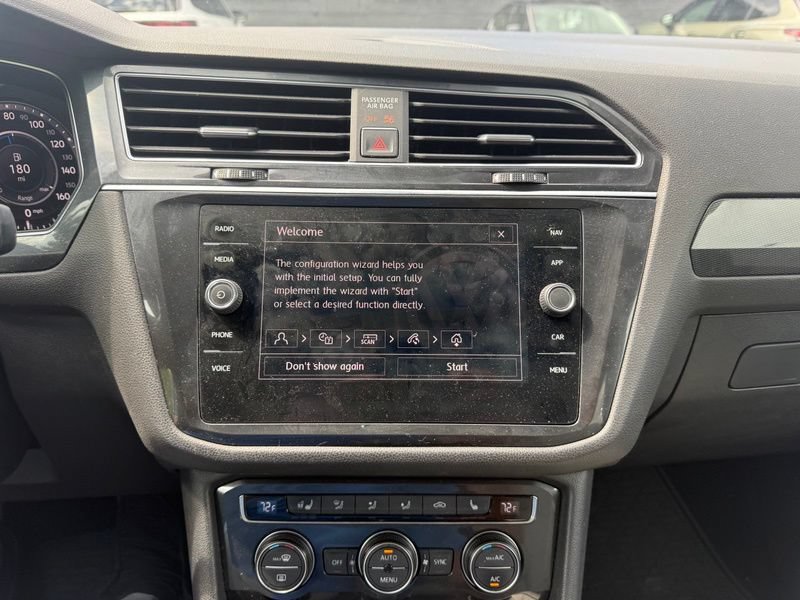 Used 2018 Volkswagen Tiguan SEL Premium AWD/4WD image 13